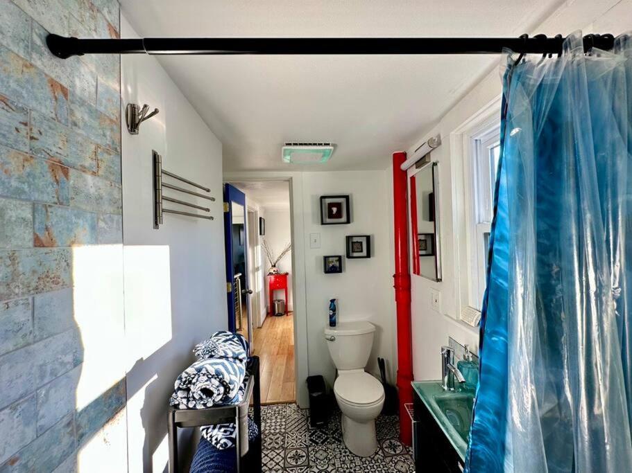 Unique Artsy 2 Bdrm 1.5 Mi From Downtown Apartment Pittsburgh